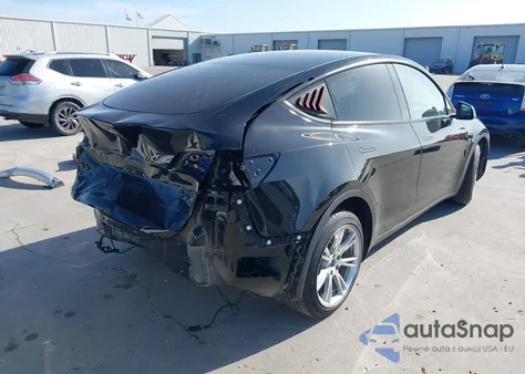2023 Tesla Model Y z USA, uszkodzony, nr VIN 7SAYGAEE2PF632408